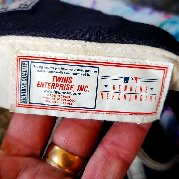 "Official" New York Yankees Stadium, "Twins Enterprise" baseball cap. Adult, adj - Picture 5 of 8